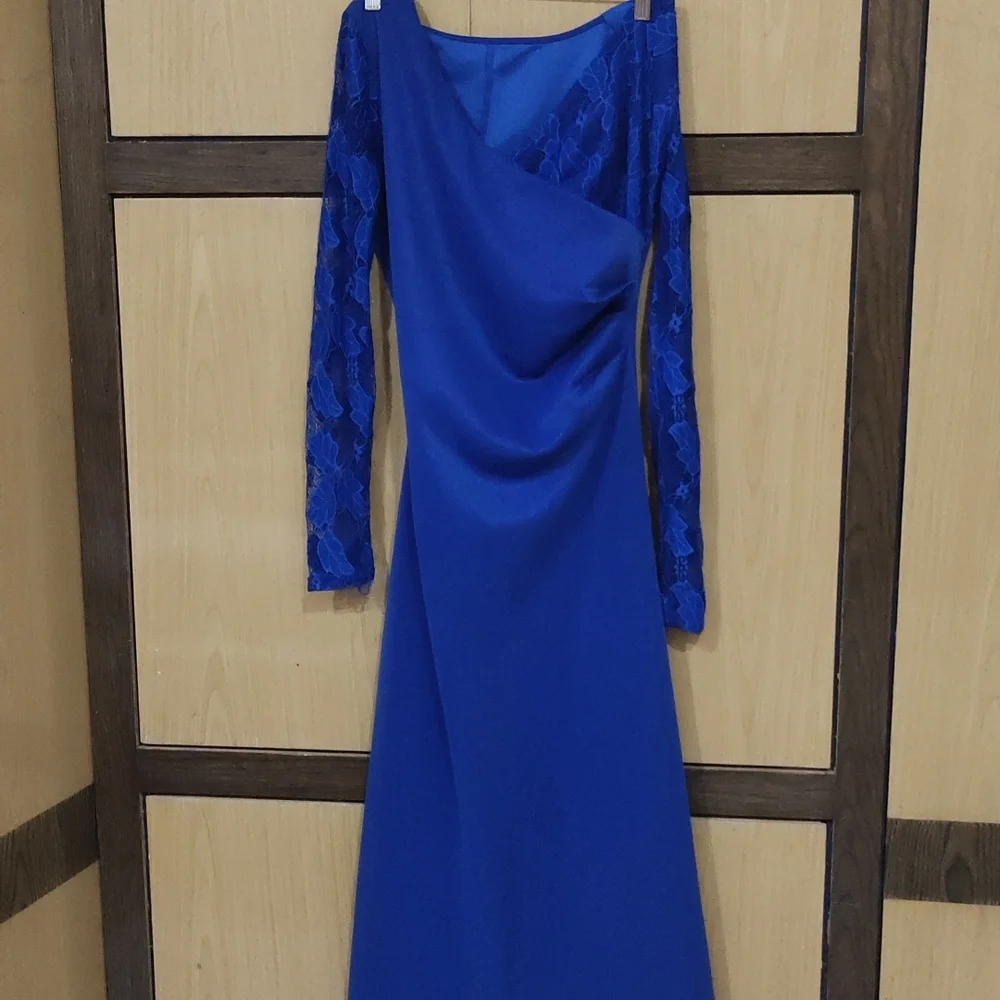 Evening gown - Picture 1 of 5